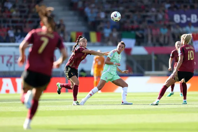 Amber Tysiak clashes with Cristiana Girelli
