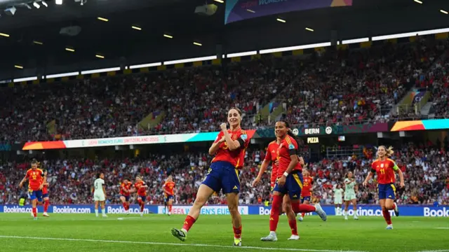 Esther Gonzalez of Spain celebrates scoring her team's first goal during the UEFA Women's EURO 2025 Group B match between Spain and Portugal at Stadion Wankdorf on July 03, 2025 in Bern, Switzerland.