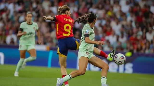 Esther Gonzalez of Spain shoots at goal during the UEFA Women's EURO 2025 Group B match between Spain and Portugal at Stadion Wankdorf on July 3, 2025 in Bern, Switzerland.