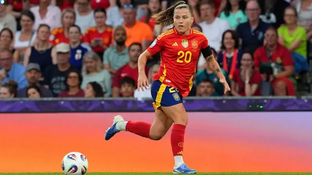 Claudia Pina of Spain looks on towards a loose ball during the UEFA Women's EURO 2025 Group B match between Spain and Portugal at Stadion Wankdorf on July 03, 2025 in Bern, Switzerland.