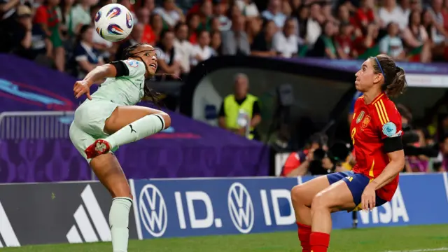 Spain's Mariona Caldentey (R) in action against Portugal's Jessica Silva during the UEFA Women's EURO 2025 soccer match between Spain and Portugal, in Bern, Switzerland