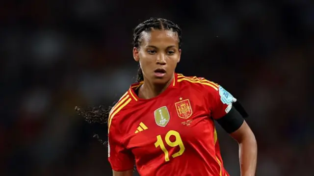 Vicky Lopez of Spain passes the ball during the UEFA Women's EURO 2025 Group B match between Spain and Portugal