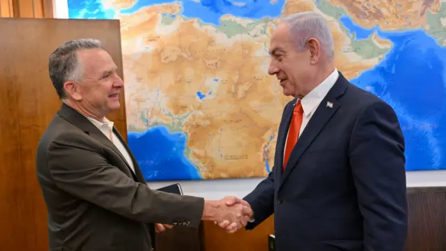 Witkoff and Netanyahu shake hands