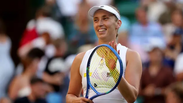 Elise Mertens smiles
