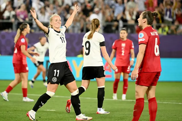 Lea Schueller celebrates