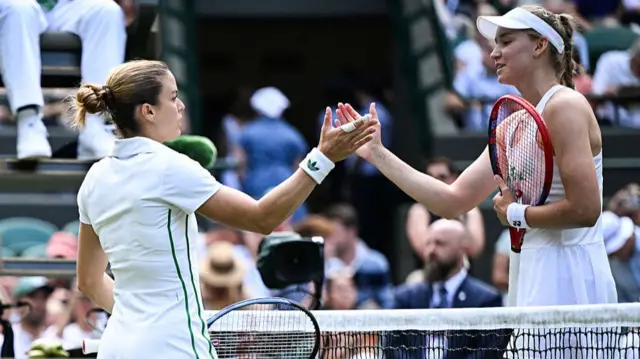 Elena Rybakina shakes hands with Maria Sakkari