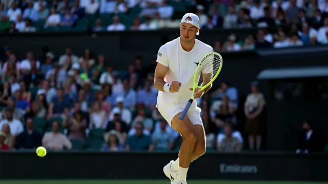 Jan-Lennard Struff celebrates
