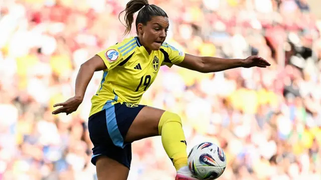 Sweden's forward #19 Johanna Rytting Kaneryd controls the ball during the UEFA Women's Euro 2025 Group C football match between Denmark and Sweden at the Stade de Geneve in Geneva