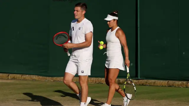 Neal Skupski and Desirae Krawczyk