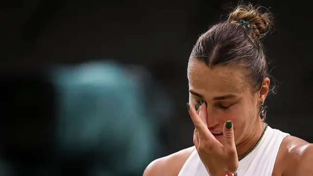 Aryna Sabalenka reacts