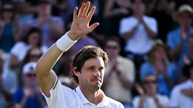 Nicolas Jarry celebrates after winning
