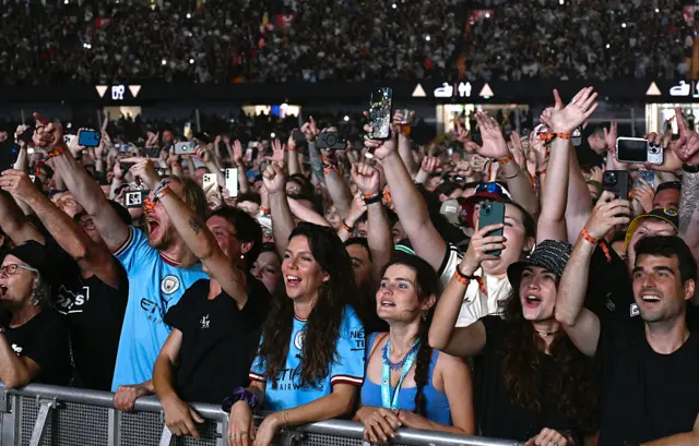 Crowd at Oasis gig.