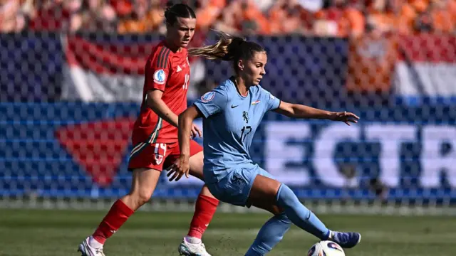 Netherlands' midfielder #17 Victoria Pelova controls the ball during the UEFA Women's Euro 2025 Group D football match between Wales and The Netherlands at the Allmend Stadion Luzern