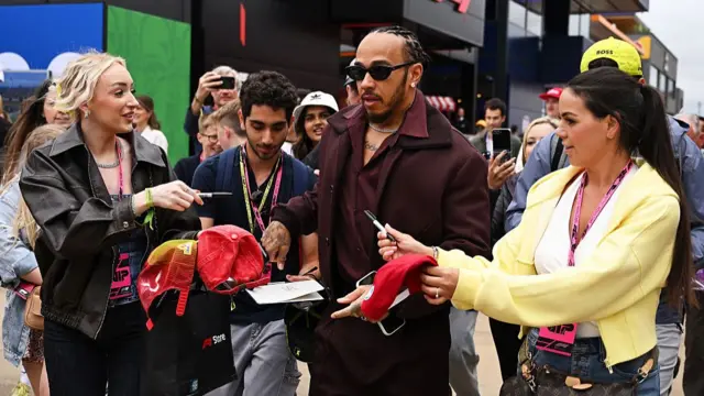 Lewis Hamilton meeting fans