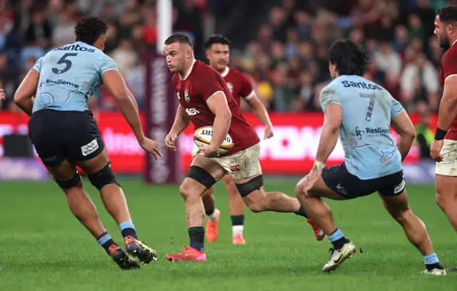Ben Earl of the British & Irish Lions charges upfield