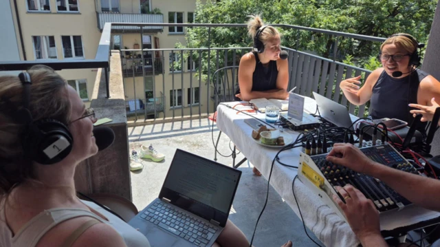 Vicki Sparks, Izzy Christiansen, Katie Smith broadcasting