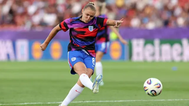 Georgia Stanway of England shoots as she warms up prior to the UEFA Women's EURO 2025 Group D match between France and England at Stadion Letzigrund