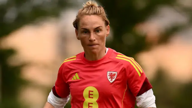 Jess Fishlock in training