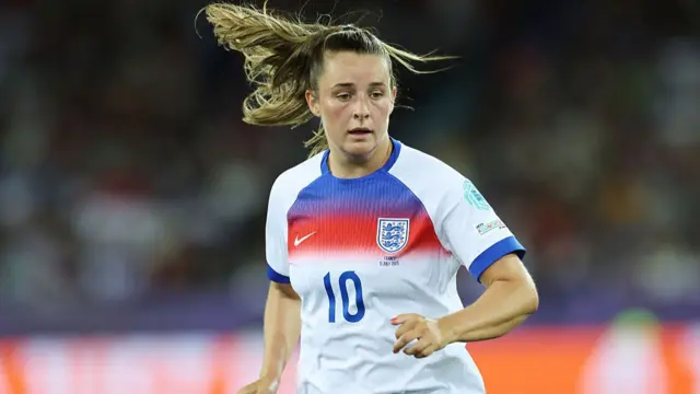 Ella Toone of England looks on during the UEFA Women's EURO 2025 Group D match between France and England at Stadion Letzigrund