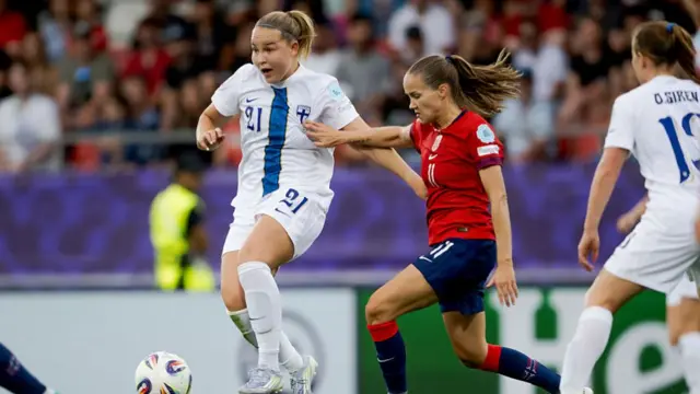 Oona Sevenius of Finland Women , Guro Reiten of Norway Women during the EURO Women match between Norway Women v Finland Women at the Stade de Tourbillon