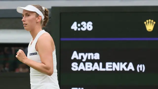 Elise Mertens reacts