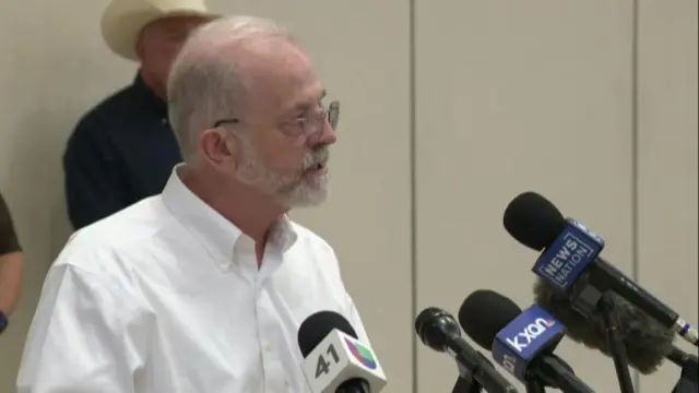 Kerrville Mayor Don Herring Junior speaking at a news conference