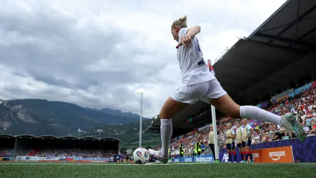 Eveliina Summanen of Finland takes a corner kick during the UEFA Women's EURO 2025 Group A match between Norway and Finland at Stade de Tourbillon