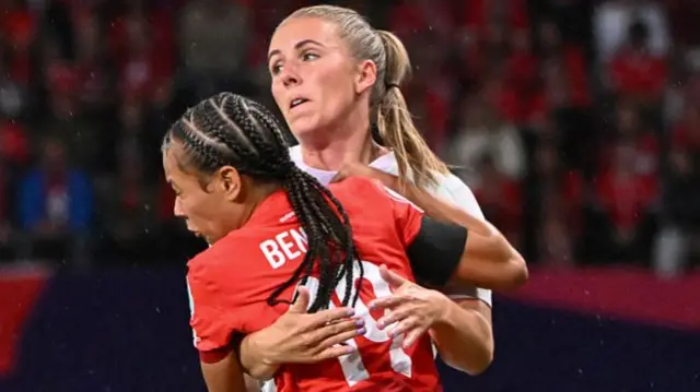 Iceland's defender #18 Gudrun Arnardottir and Switzerland's forward #19 Iman Beney fight for the ball during the UEFA Women's Euro 2025 Group A football match between Switzerland and Iceland at the Wankdorf stadium