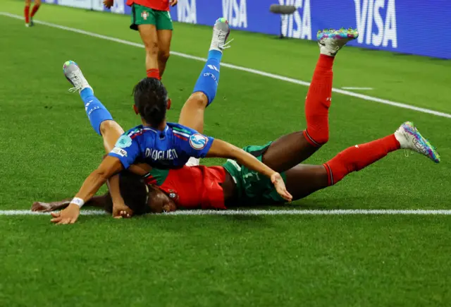 Portugal's Diana Silva in action with Italy's Lucia Di Guglielmo