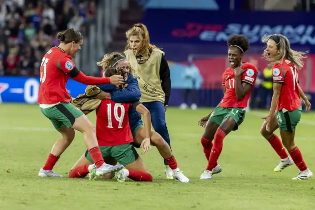 Portugal's Diana Gomes (2-L) celebrates scoring the 1-1 goal during the UEFA Women's EURO 2025 Group B soccer match between Portugal and Italy, in Geneva, Switzerland, 07 July 2025