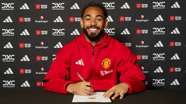 Cunha signing for Manchester United