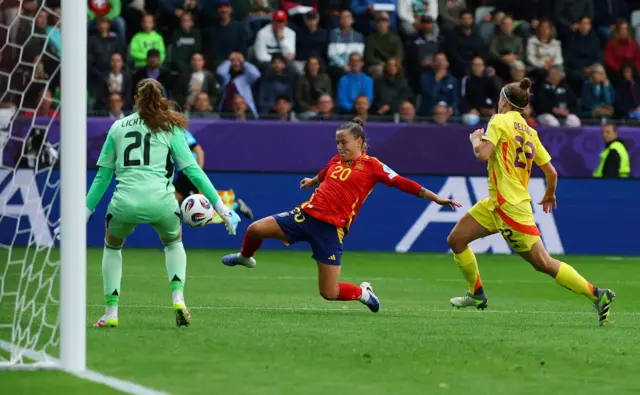 Spain's Claudia Pina shoots at goal