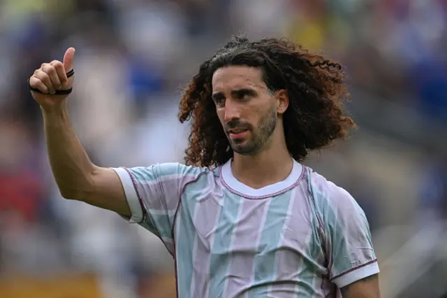 Marc Cucurella gives a thumbs up