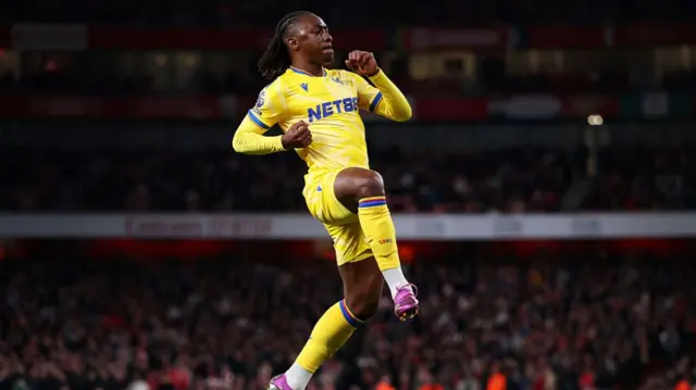 Eberechi Eze of Crystal Palace celebrates scoring his team's first goal during the Premier League match between Arsenal FC and Crystal Palace FC at Emirates Stadium