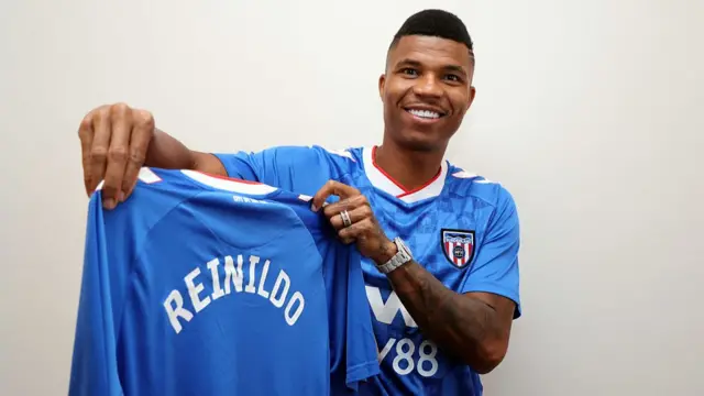 New Sunderland signing and first Mozambique Premier League player Reinildo Mandava