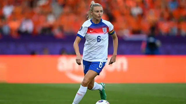 Leah Williamson of England controls the ball
