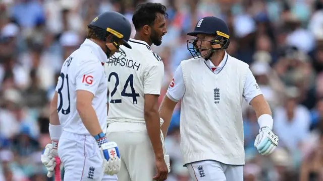 Joe Root has an angry exchange with Prasidh Krishna.