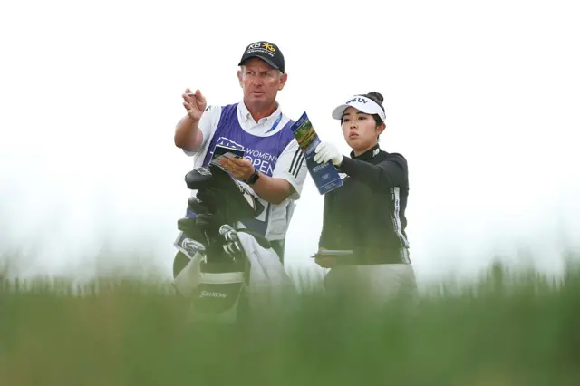 Miyu Yamashita and caddie