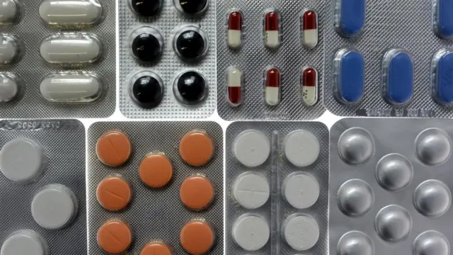 Pharmaceutical tablets and capsules