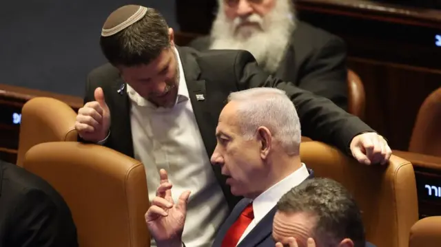 Bezalel Smotrich speaks to Netanyahu in the Israeli parliament