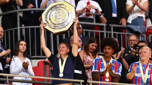Oliver Glasner lifts the Community Shield