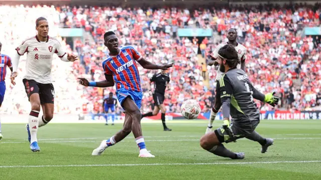 Ismaila Sarr scores for Crystal Palace