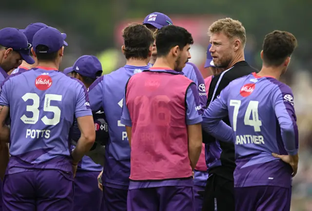Andrew Flintoff, Head Coach of Northern Superchargers, speaks to his team