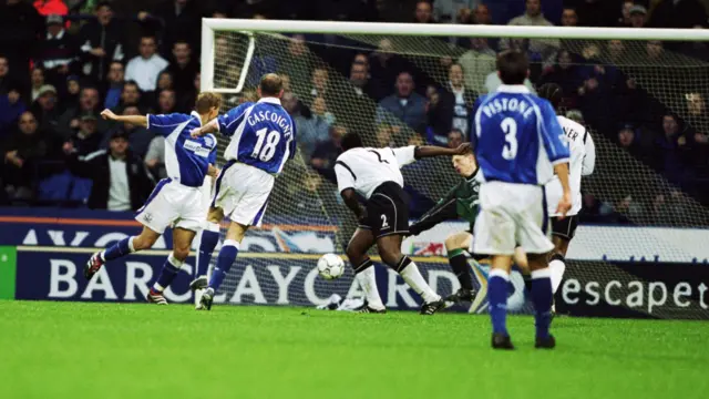 Paul Gascoigne, wearing 18, scores his first goal for Everton
