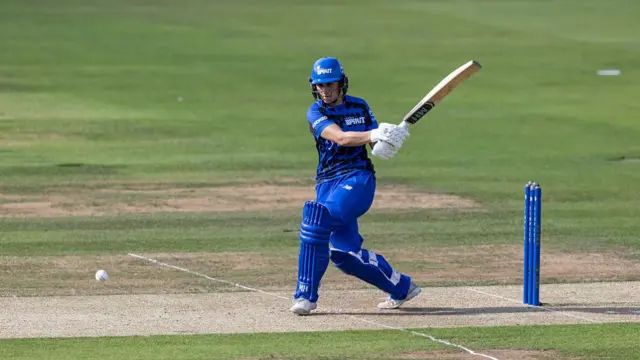 Georgie Redmayne bats v Trent Rockets