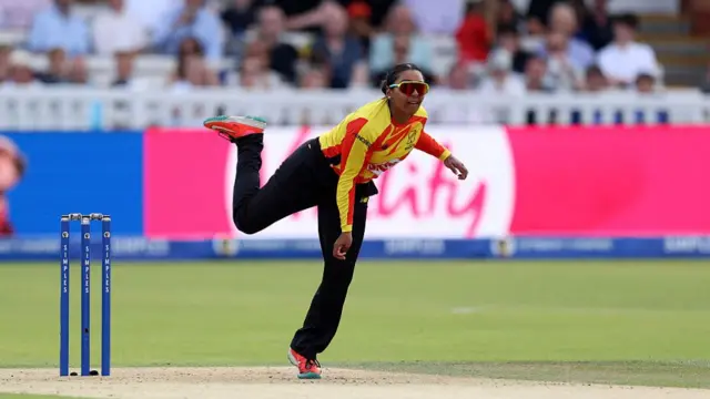 Alana King bowls vs London Spirit