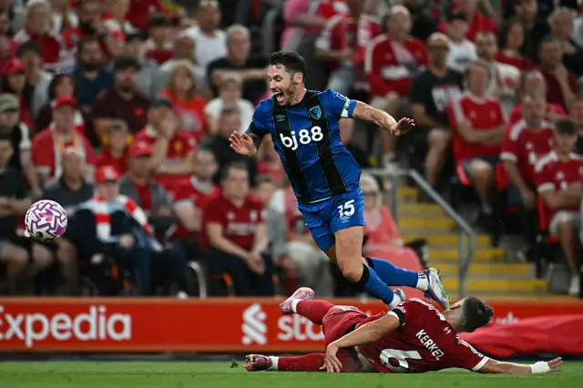 Smith is fouled by Kerkez