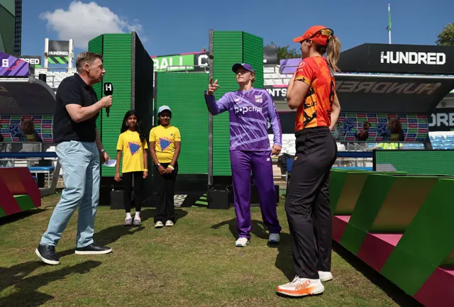 Northern Superchargers skipper Hollie Armitage and Birmingham Phoenix skipper Ellyse Perry