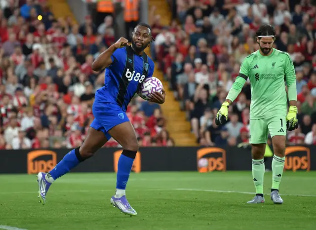 Semenyo runs back to kick off with the ball