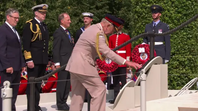 King lays wreath